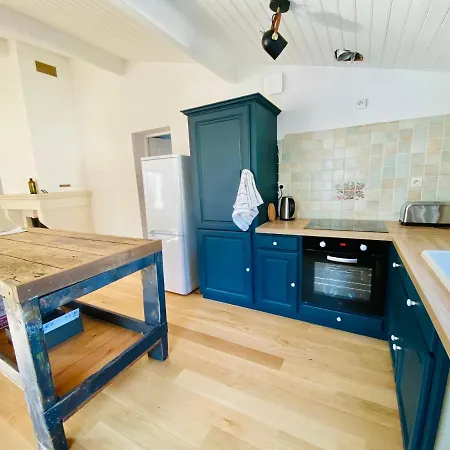 Maison Familiale, A 100 Metres Plage.